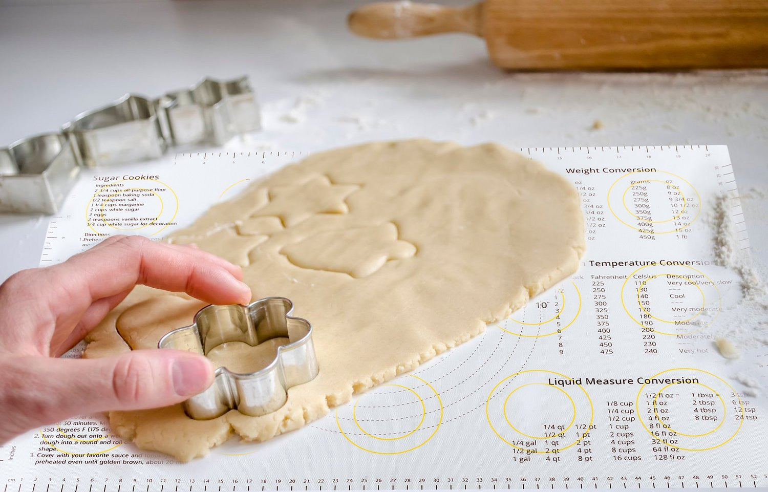 Silicone Pastry Mat with Measurements and Recipes, 14.9 x 23.3"